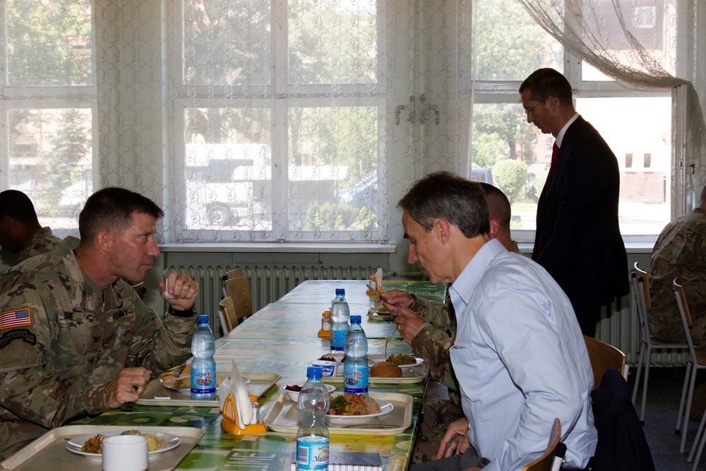 U.S. Ambassador to Poland visits MCE Headquarters