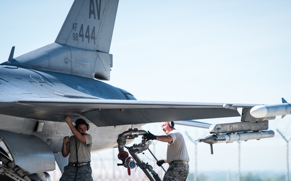 512 LRS takes part in Total Force mission in Italy