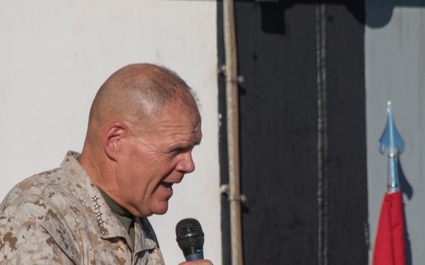 Commandant of the Marine Corps visits 31st MEU, BHR ESG in solidarity after MV-22 mishap