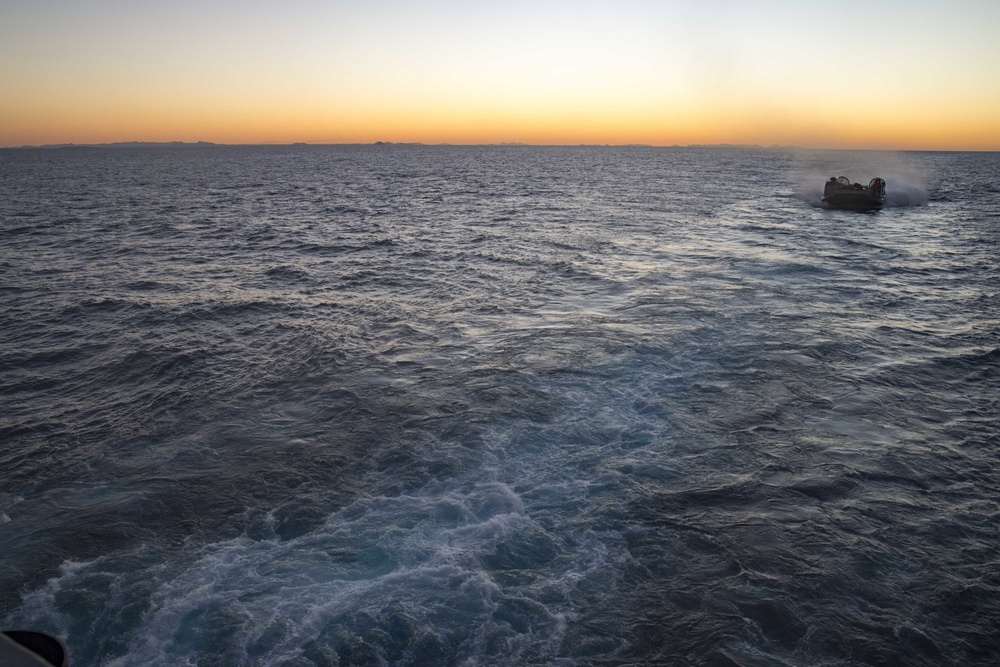 USS Bonhomme Richard Conducts Landing Craft Air Cusion (LCAC) Operations During Amphibious Integration Training (AIT)