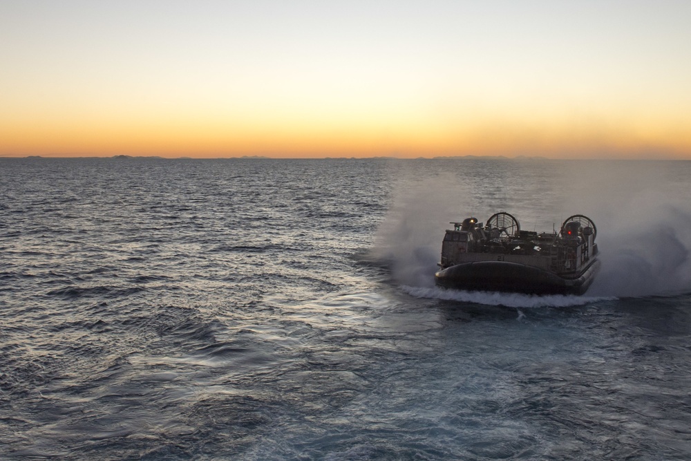 USS Bonhomme Richard Conducts Landing Craft Air Cusion (LCAC) Operations During Amphibious Integration Training (AIT)