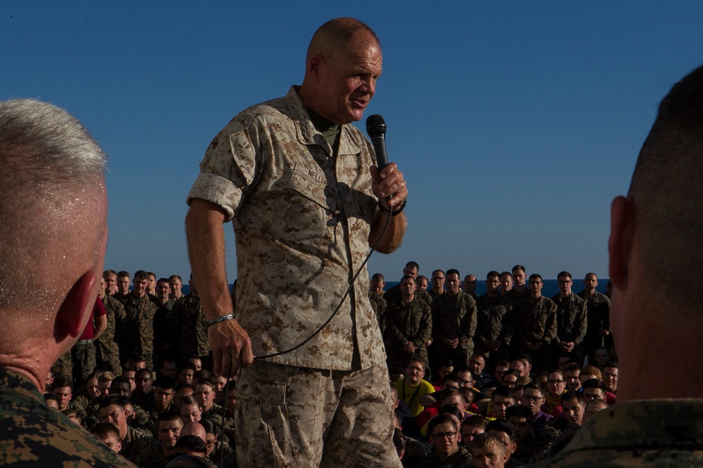 Corps’ top leaders visit 31st MEU, Bonhomme Richard