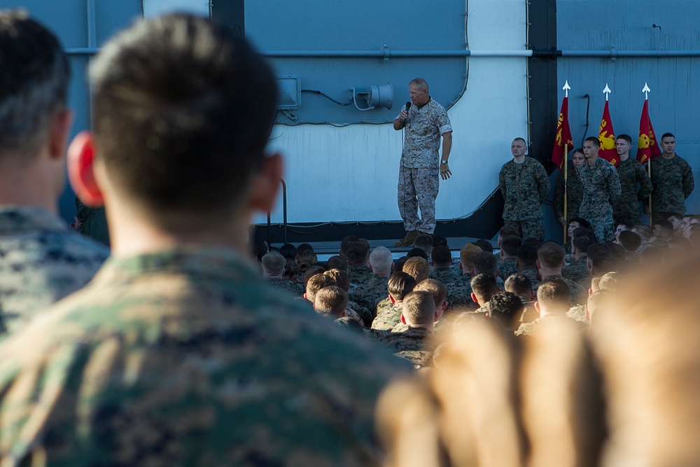 Corps’ top leaders visit 31st MEU, Bonhomme Richard