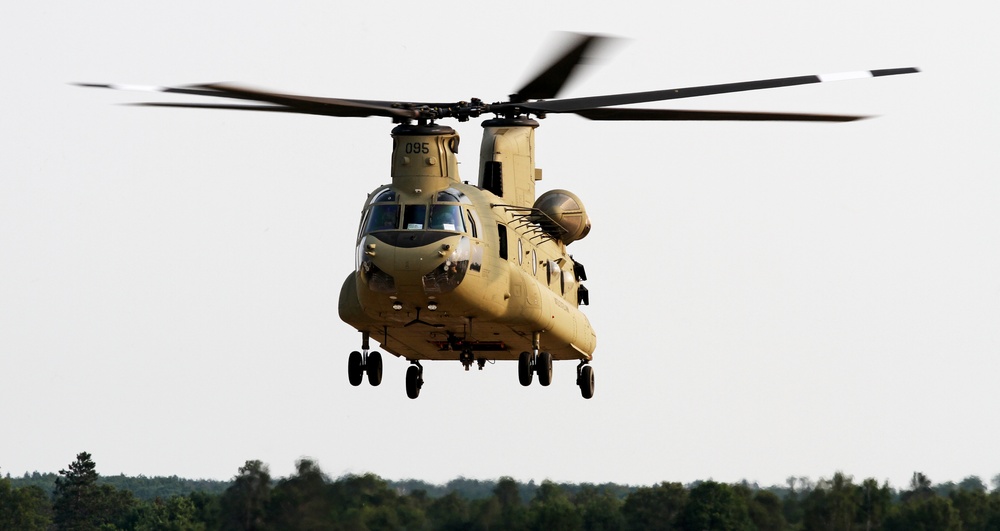 CH-47 Chinook lands at Northern Strike 17
