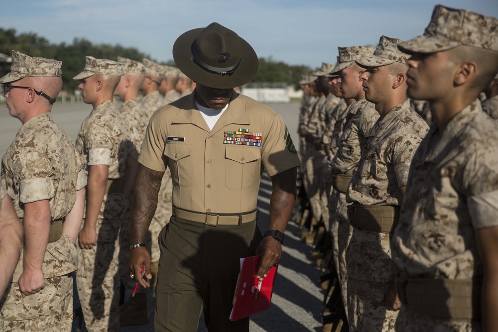 Marine recruits complete final drill evaluation on Parris Island