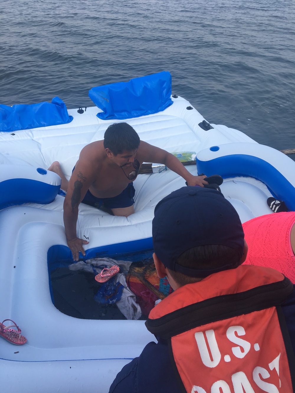 Coast Guard rescues 10 from raft in Bellingham Bay