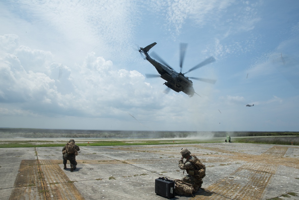 26th MEU Marines Perform TACP