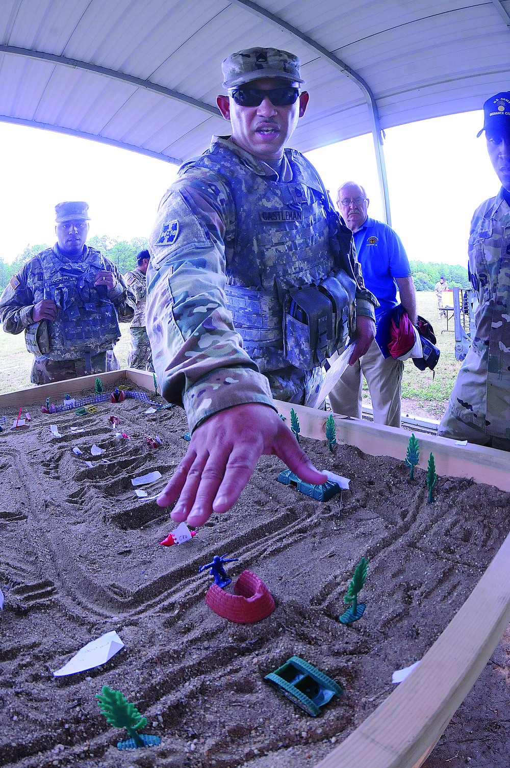 Learning by layout -- Soldiers use sand tables to lay out field ammunition facilities