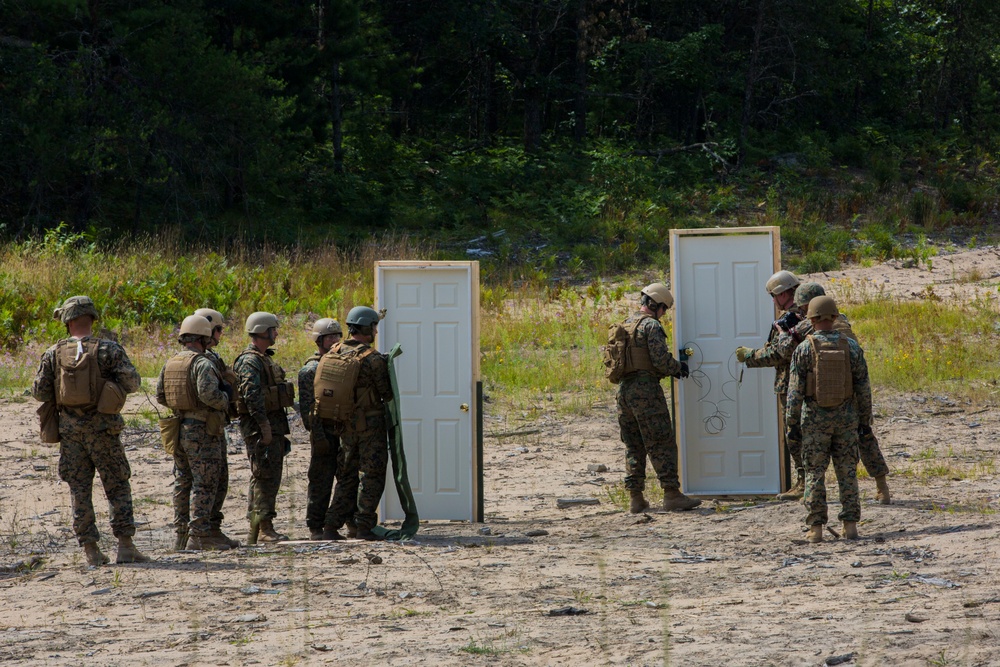 4th CEB Executes Breaching Demolition Techniques