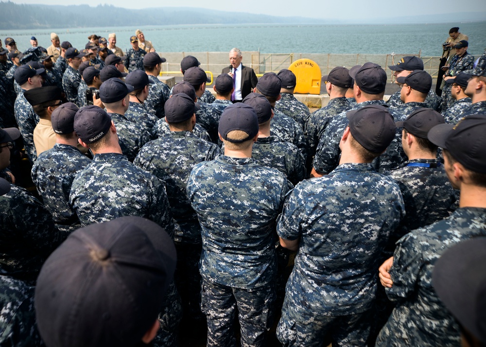 Secretary of Defense Visits NBK-Bangor