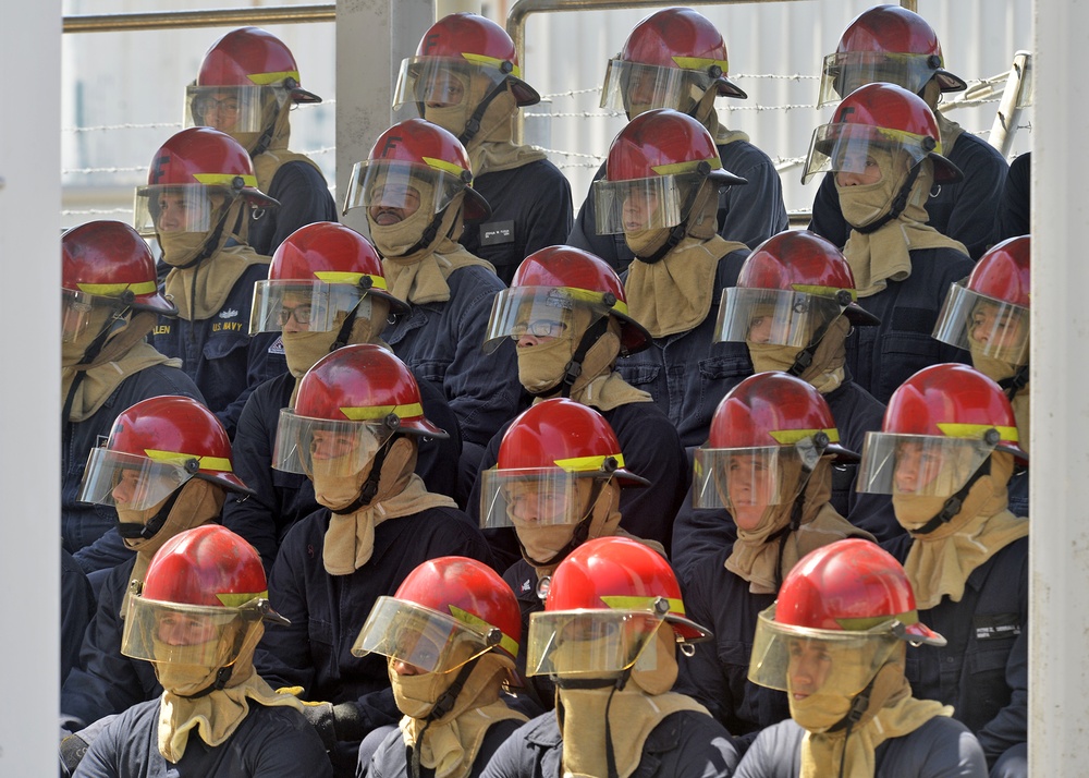 Blue Ridge Sailors attend firefighting training