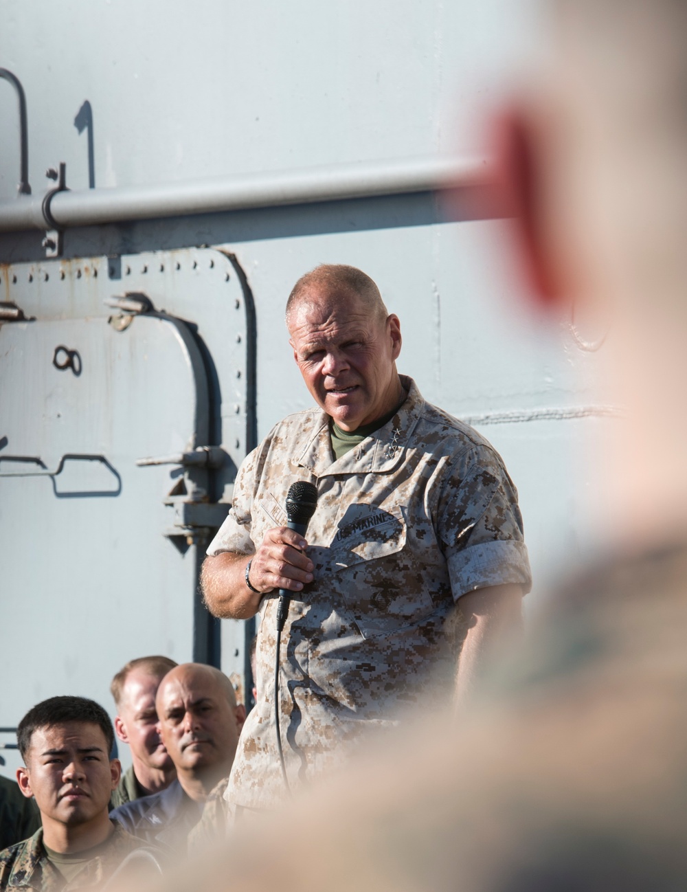 The Commandant of the Marine Corps visits Marines and Sailors aboard the amphibious assault ship USS Bonhomme Richard (LHD 6)