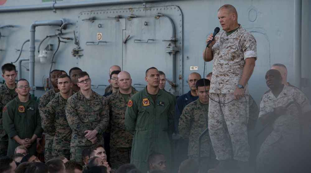 The Commandant of the Marine Corps visits Marines and Sailors aboard the amphibious assault ship USS Bonhomme Richard (LHD 6)