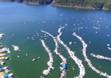 Park Rangers keep boaters safe during World’s largest Raft-Up at Lake Cumberland