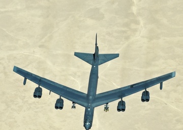 908 EARS refuels Navy F/A-18 Super Hornets, B-52 Stratofortress