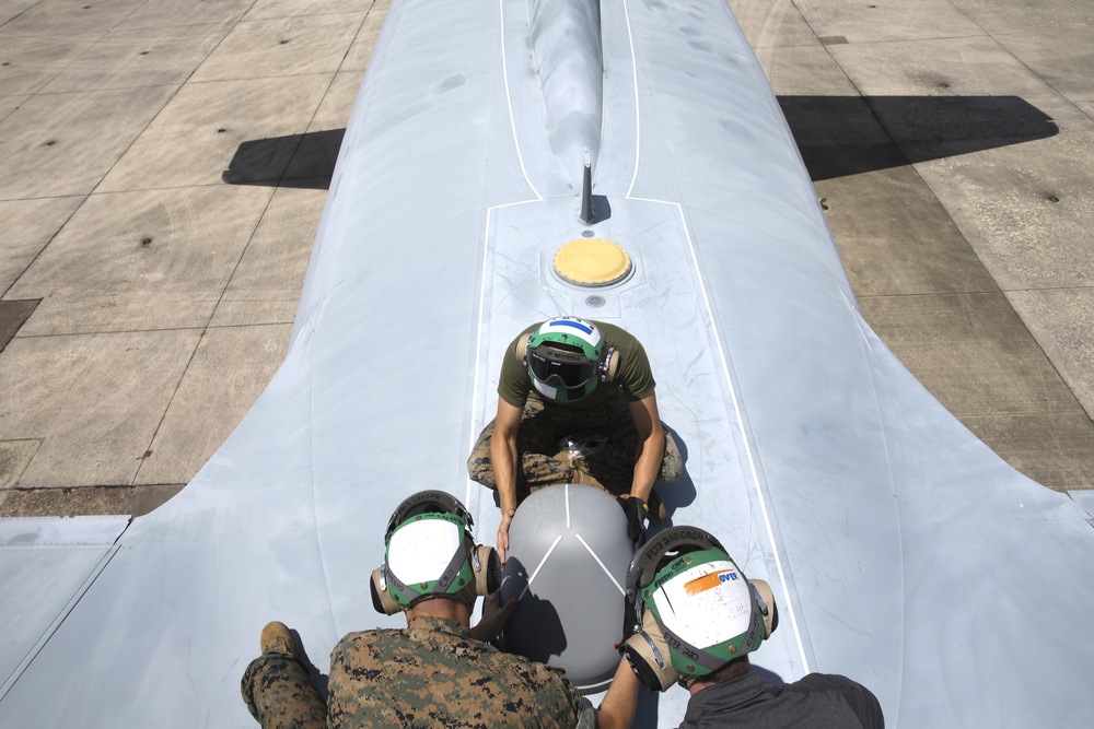 Marines with 22nd MEU Install Satellite Communication System