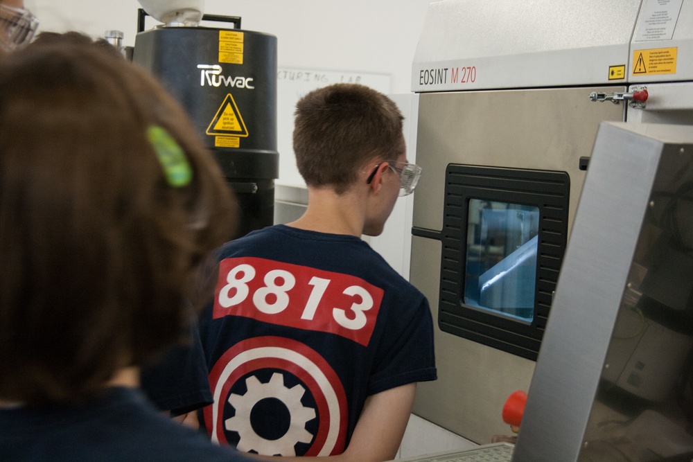 RIA-JMTC demonstrates robotics capabilities for Robotics Team tour