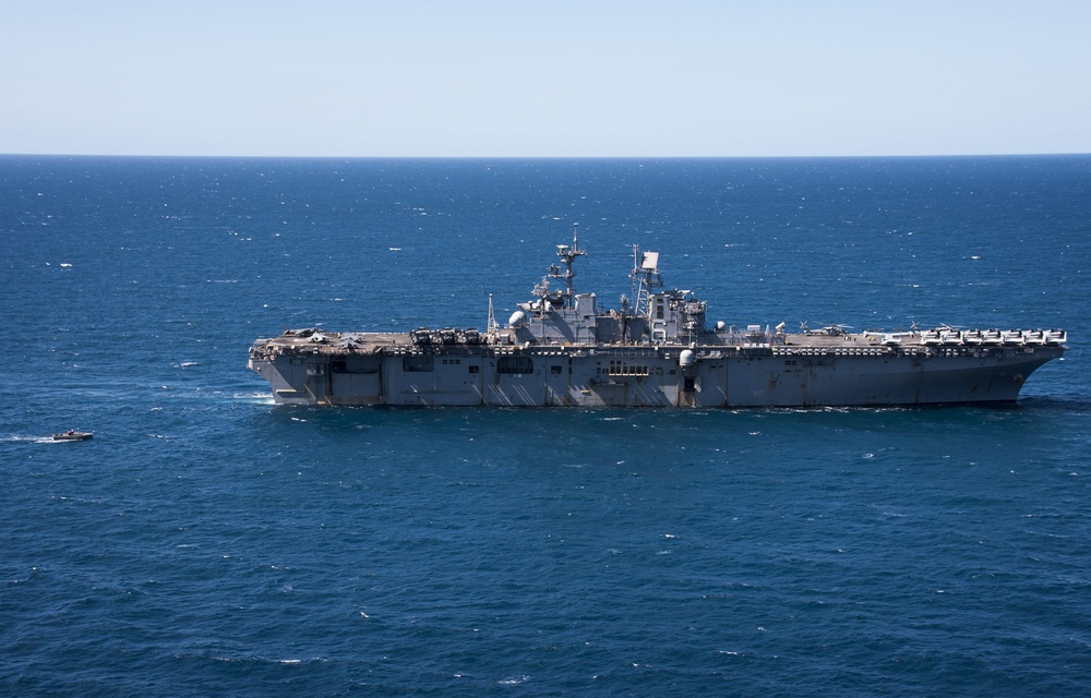 MV-22B Osprey recovery efforts with HMAS Melville