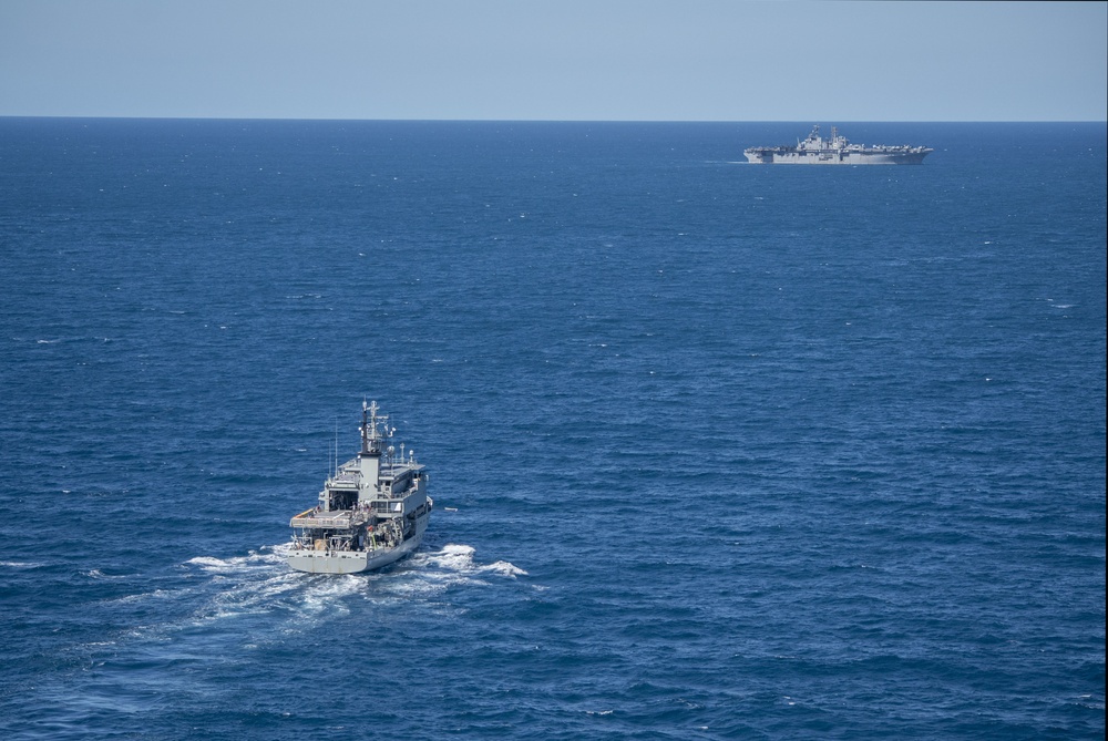 RAN Divers and HMAS Melville support MV-22 salvage and recovery operations