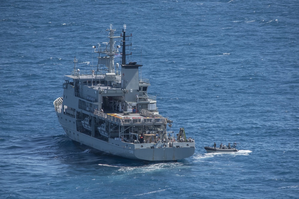 RAN Divers and HMAS Melville support MV-22 salvage and recovery operations