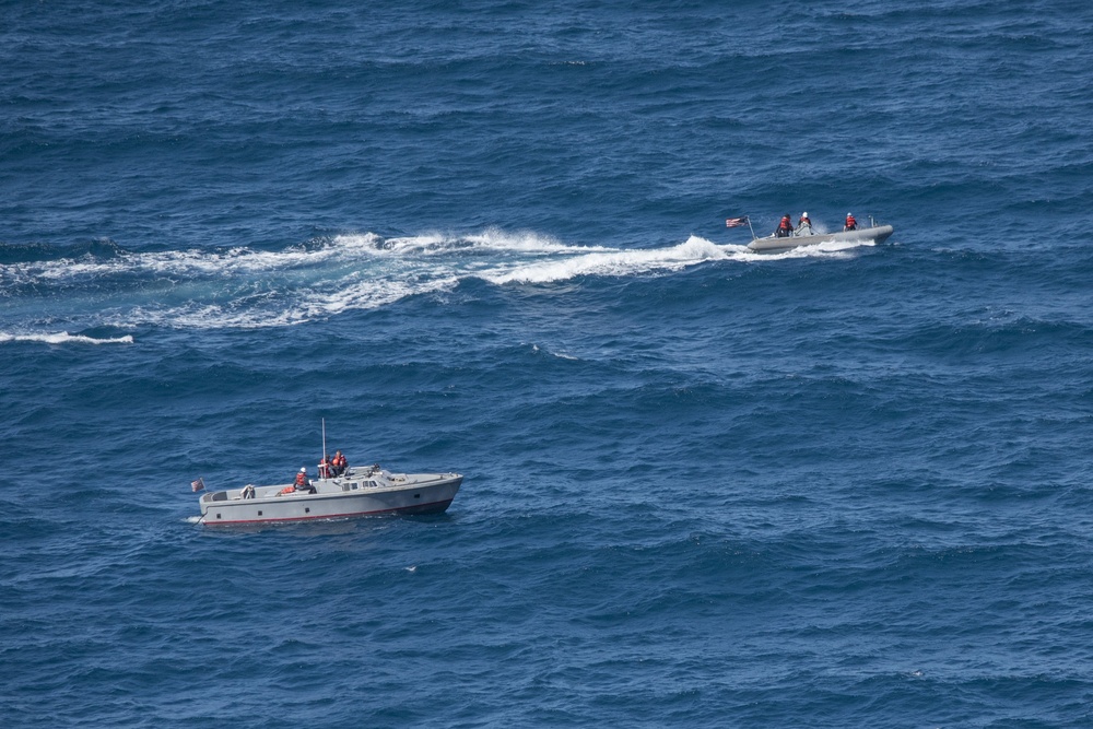 RAN Divers and HMAS Melville support MV-22 salvage and recovery operations