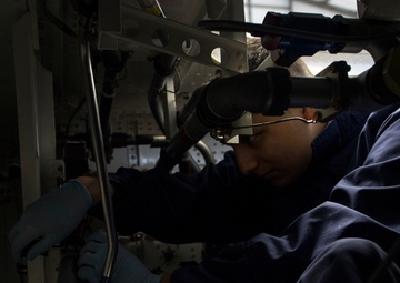 86 MXS crawls into C-130 fuel tank inspection