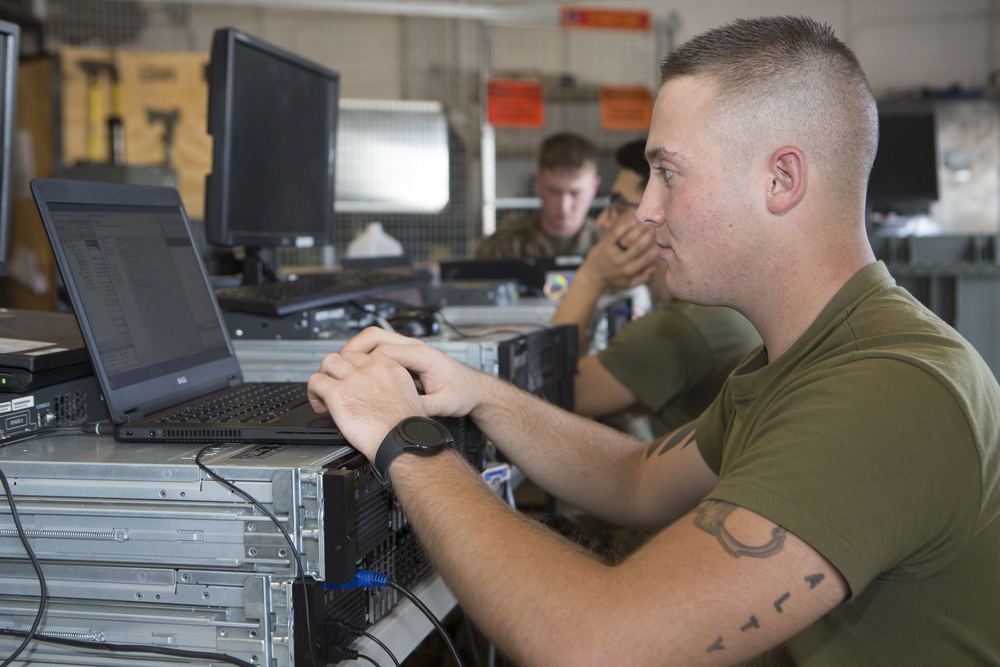 Communication Marines set up tactical network