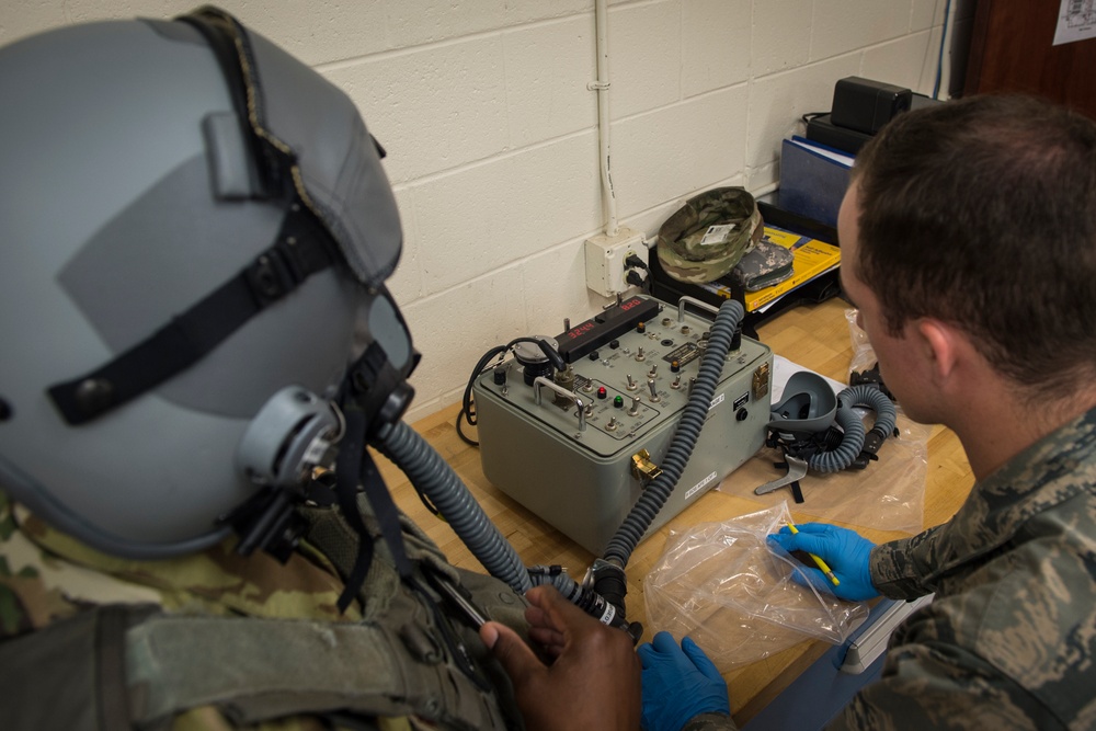 1st SOW aircrews showcase capabilities to CMSAF