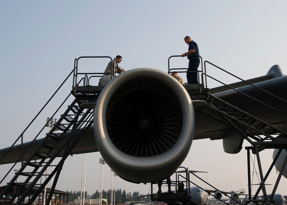 Rainier Wing maintainers keep Mobility Guardian flying high