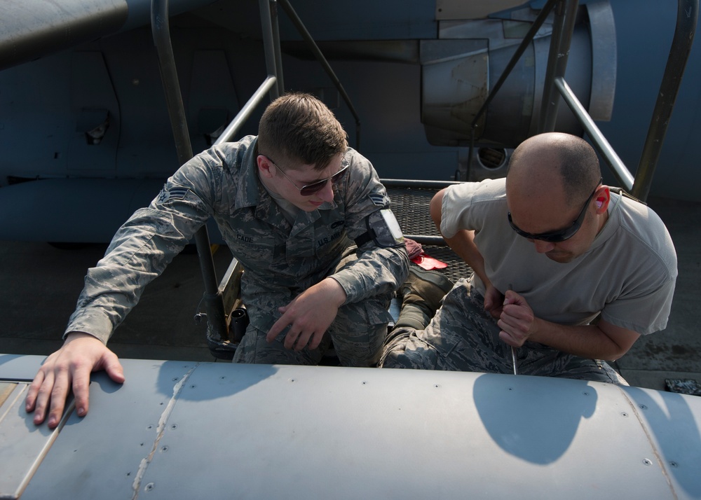 Rainier Wing maintainers keep Mobility Guardian flying high