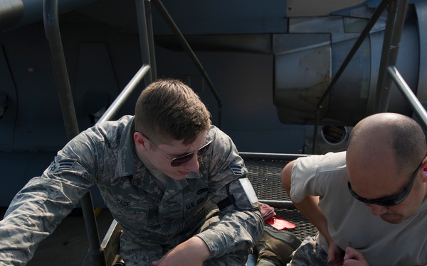 Rainier Wing maintainers keep Mobility Guardian flying high