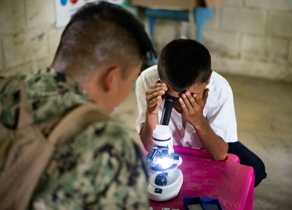 SPS 17 Service Members help Honduran Students during SPS 17 COMREL