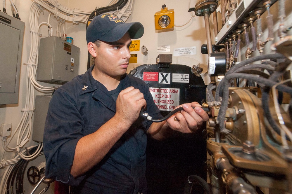 USS America Sailor test air pressure