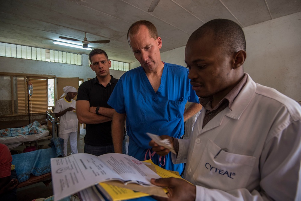 Shoulder to shoulder, sharing medical practices: American and Cameroonian military medical professionals partner, develop relationship through MEDRETE 17-5