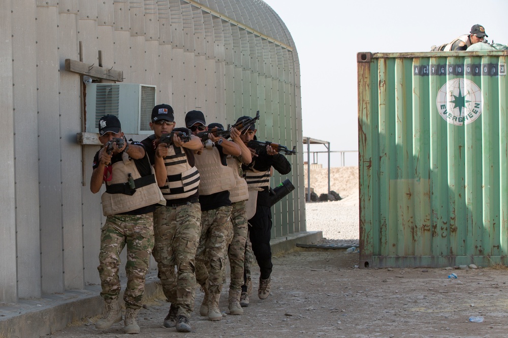 Brig. Gen. Hoskin and Brig. Gen. Whelan visit the Besmaya Range Complex