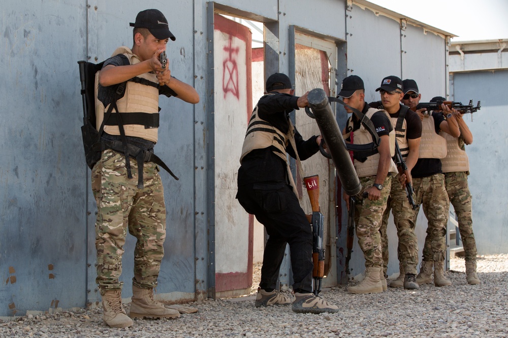 Brig. Gen. Hoskin and Brig. Gen. Whelan visit the Besmaya Range Complex