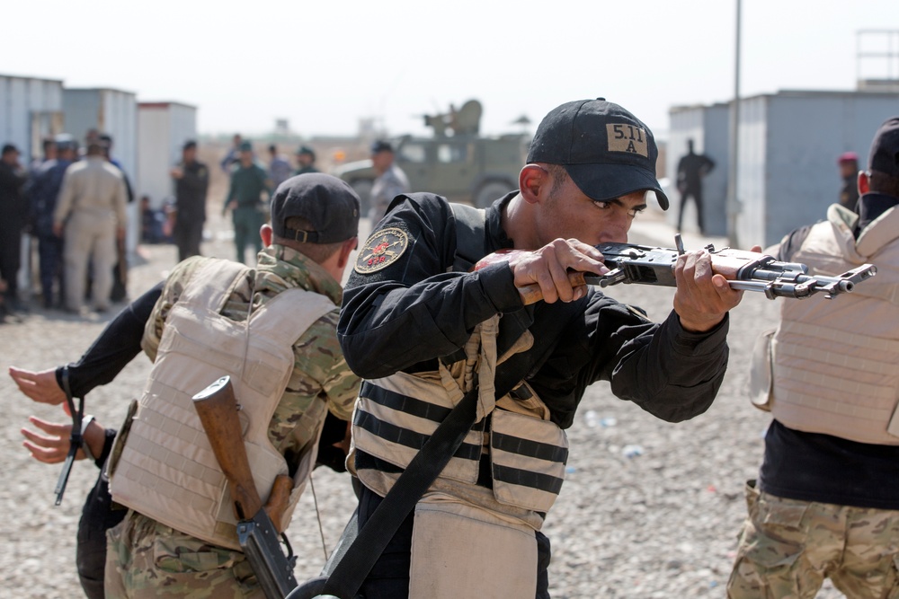 Brig. Gen. Hoskin and Brig. Gen. Whelan visit the Besmaya Range Complex