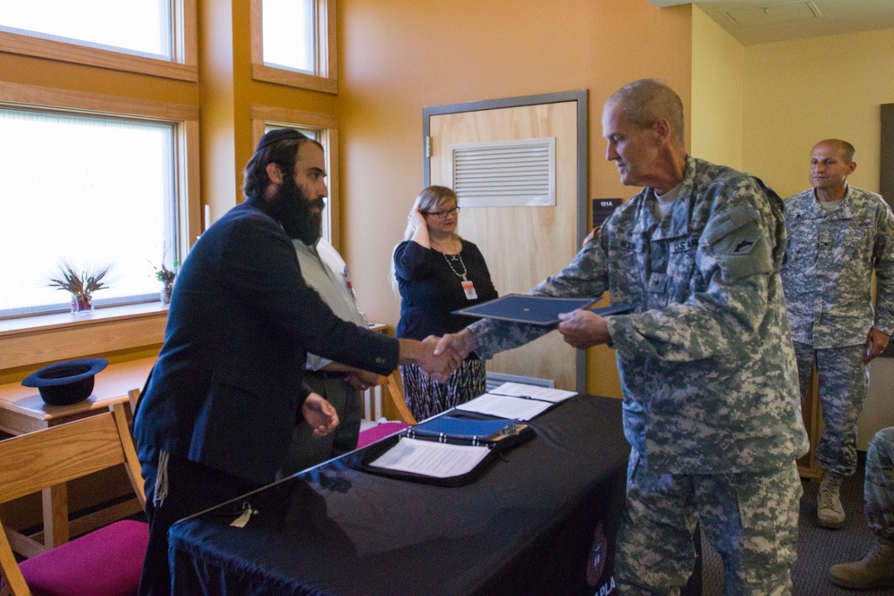 General Hands Certificate of Appreciation to Rabbi