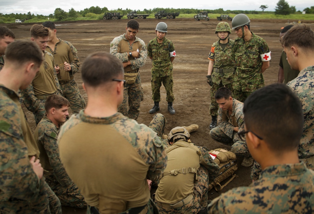 U.S. Recon Marines, Japanese Ground Self-Defense Force medical professionals learn casualty care