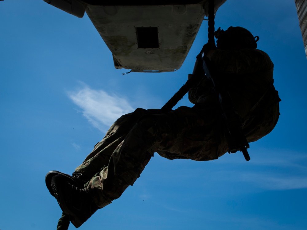 Special Tactics Airmen showcase their mission with CMSAF