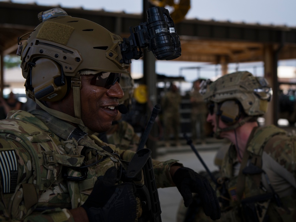 Special Tactics Airmen showcase their mission with CMSAF