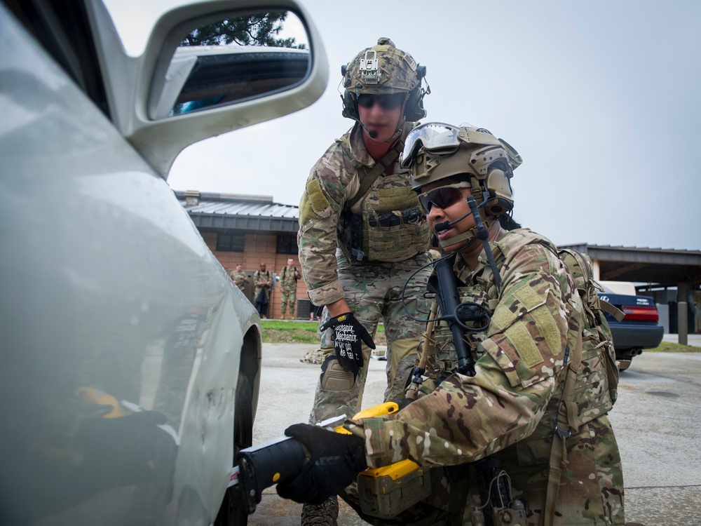 Special Tactics Airmen showcase their mission with CMSAF