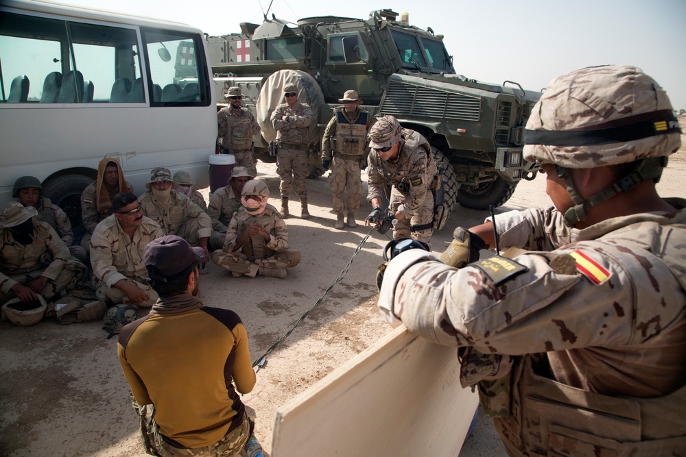 DVIDS Images ISF Demolition Assault Course training [Image 2 of 10]