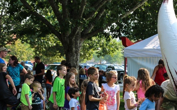 1st SFG (A) Dependents Have Fun at Back to School Night