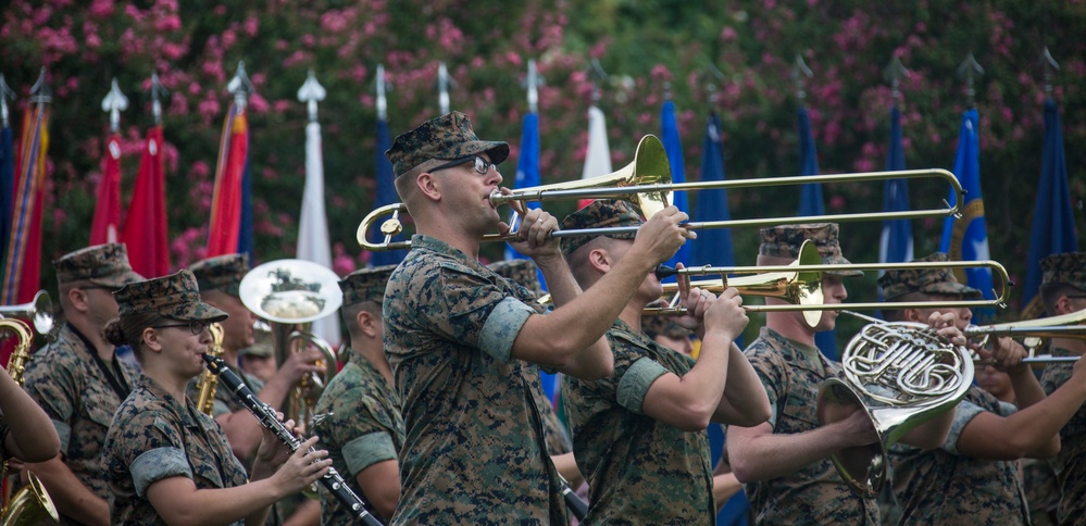 CMC Attends MARFORCOM Change of Command Ceremony