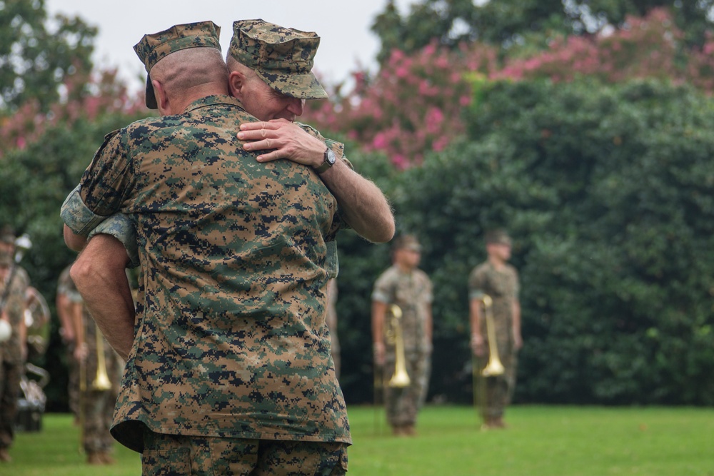 CMC Attends MARFORCOM Change of Command Ceremony