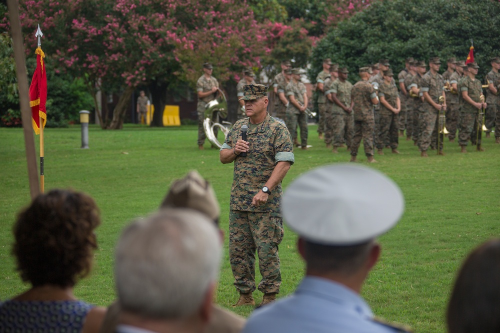 CMC Attends MARFORCOM Change of Command Ceremony