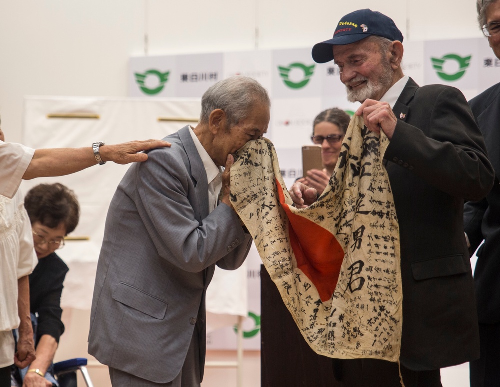 Marine returns Japanese WWII flag to original family