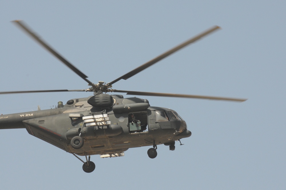 Iraqi army aviation Mi-17 transports ISF