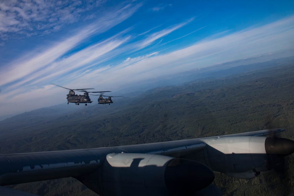 VMGR-152 conducts joint training with VMGR-252, 160th SOAR